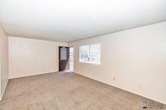Building Photo - 1236 W 20th Pl