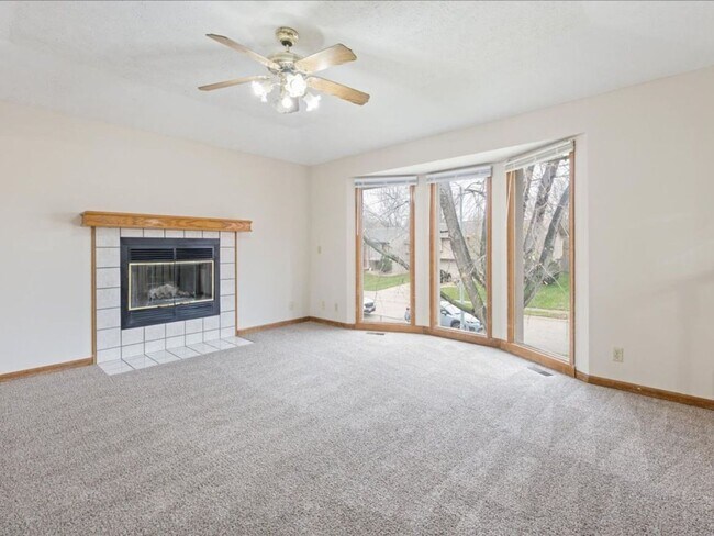 Foto del edificio - 3 bedroom , 2 bathroom House - Coming Soon