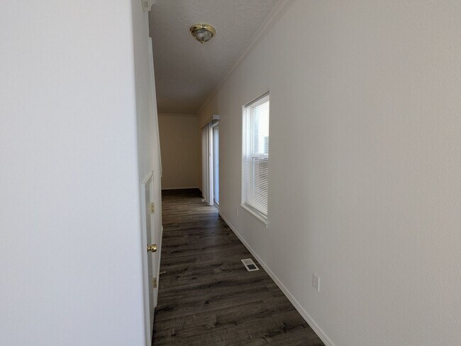 Foto del edificio - Spacious 3 bedroom 2.5 Bath Townhouse with...