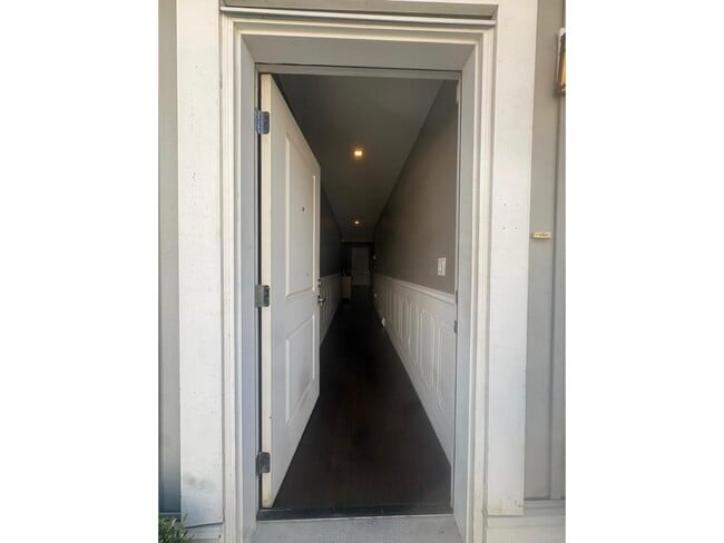 Building Photo - 30748 Cardinal Ave
