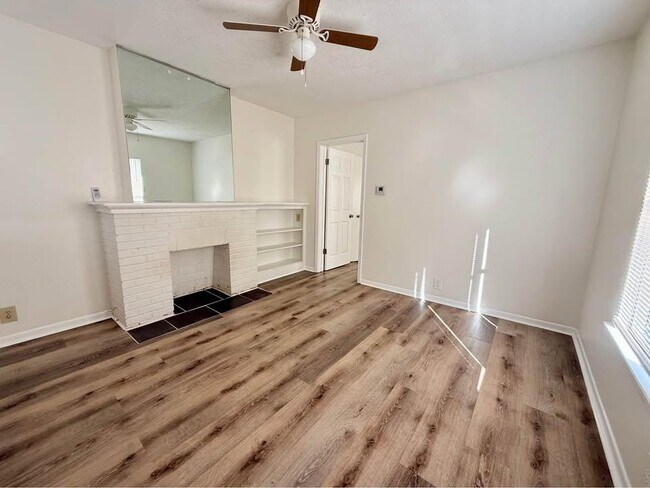 Building Photo - 614 Sunset Dr