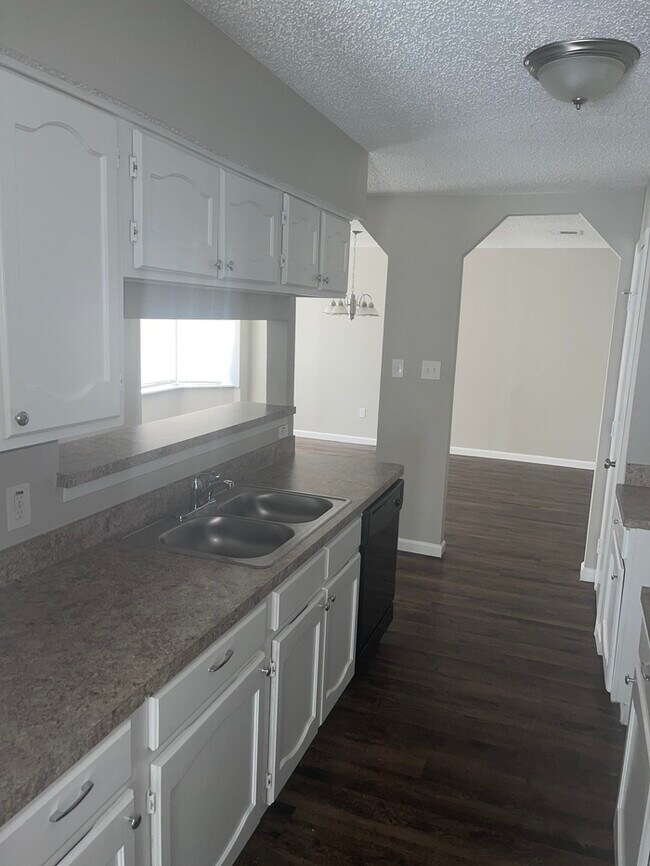Foto del edificio - 2465 Chadwick Dr