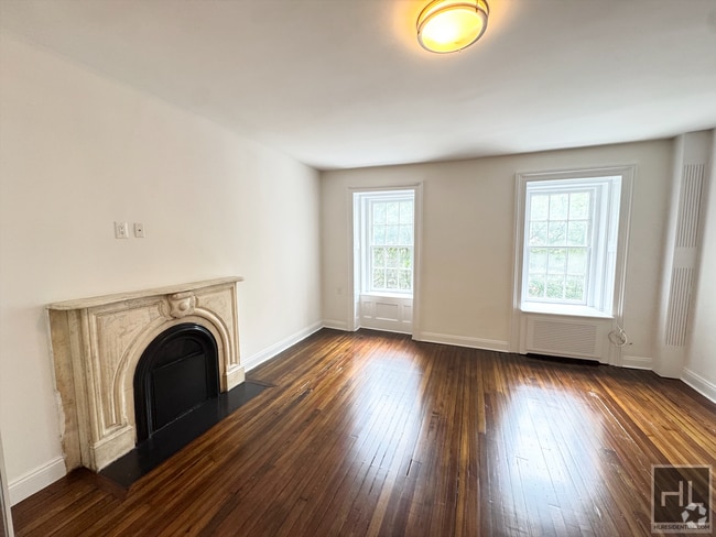Building Photo - East 65th Street | Pet-Friendly Lenox Hill...