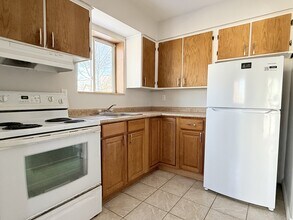 Building Photo - 575 Assumption St