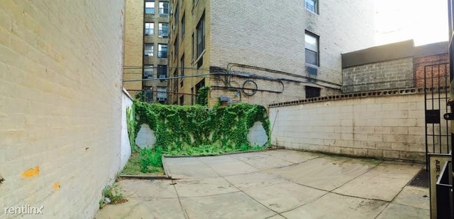 Building Photo - 4 br, 2 bath  - 265 W 93rd St