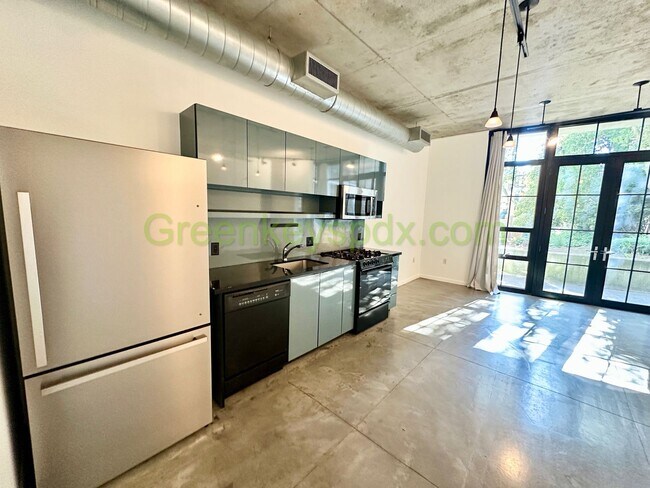 Photo - Studio Condo Available in the Pearl's Stre...