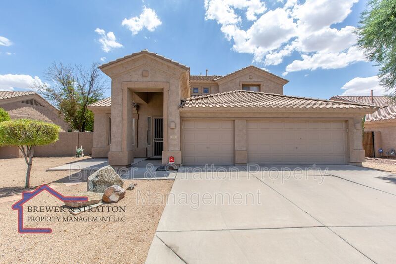 Primary Photo - 1373 W Longhorn Dr