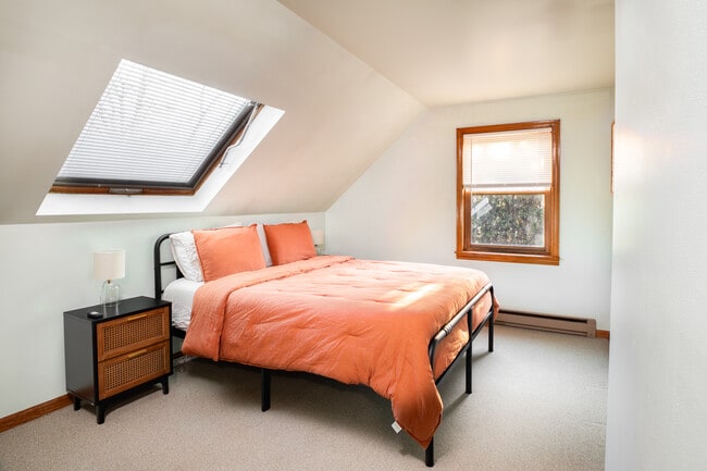 Foto del edificio - 65 Whately Rd