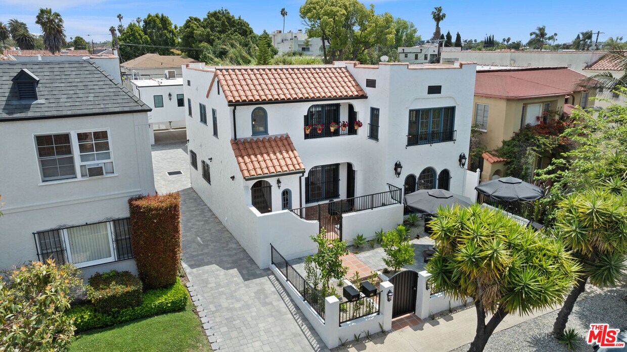 Primary Photo - 458 N Sierra Bonita Ave