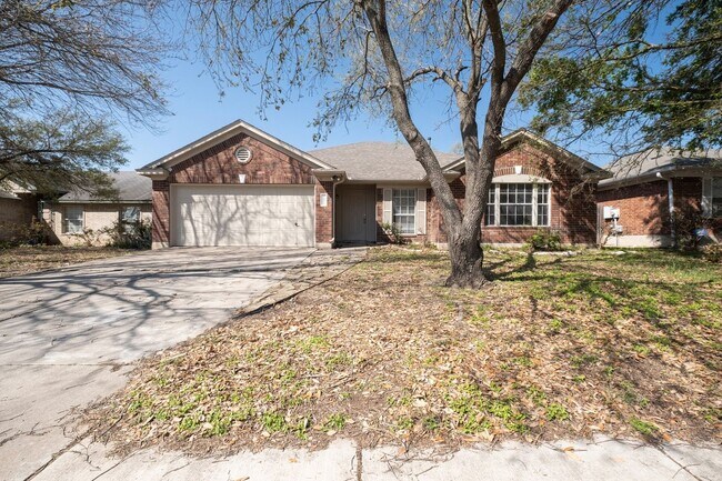 Foto del edificio - Spacious 4 Bedroom, 2 Bath, 1-Story Home i...