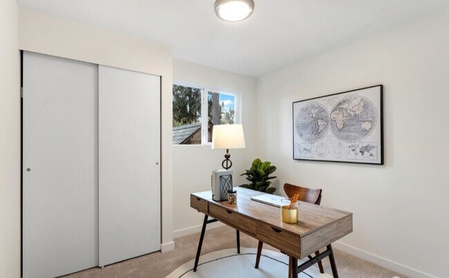 Bedroom 2/Office (staging only) - 12214 NE 136th Pl
