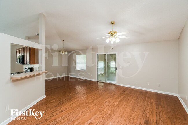 Foto del edificio - 3500 Wentworth Cir W
