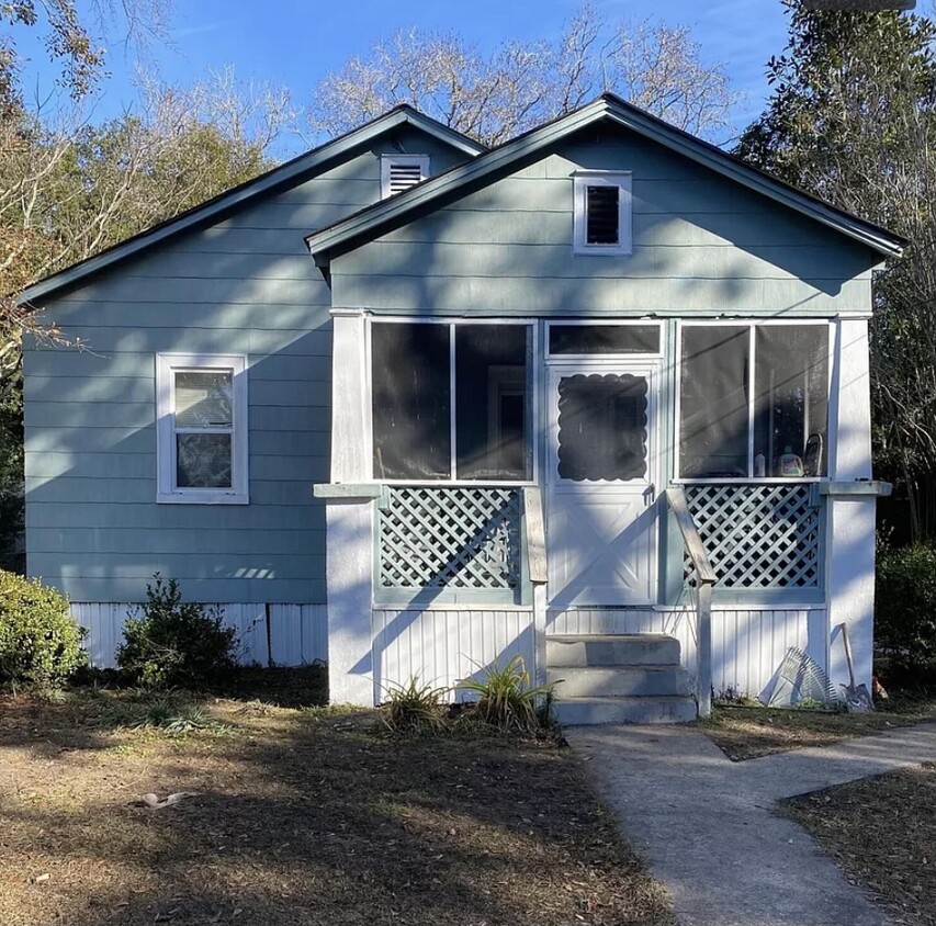 Primary Photo - 3426 Navajo St