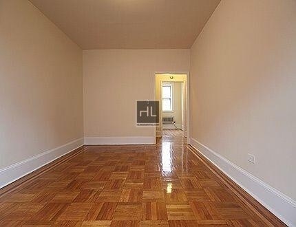 Foto principal - 8309 35th Ave