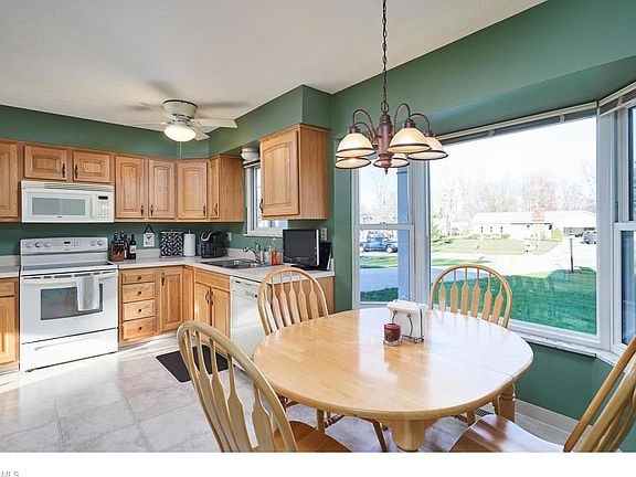 Building Photo - 13910 Aspen Oval