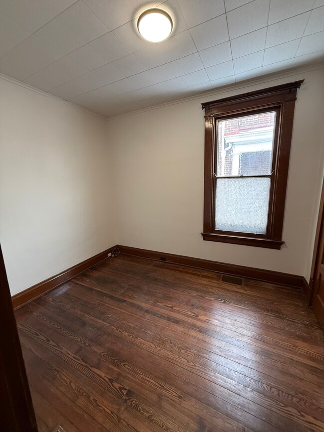 Photo - 947 York St House