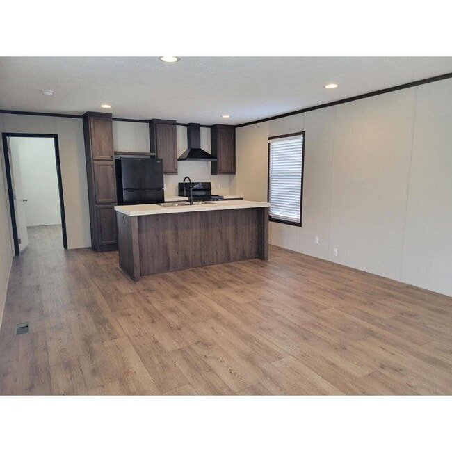 Foto del edificio - 300 W Albert St