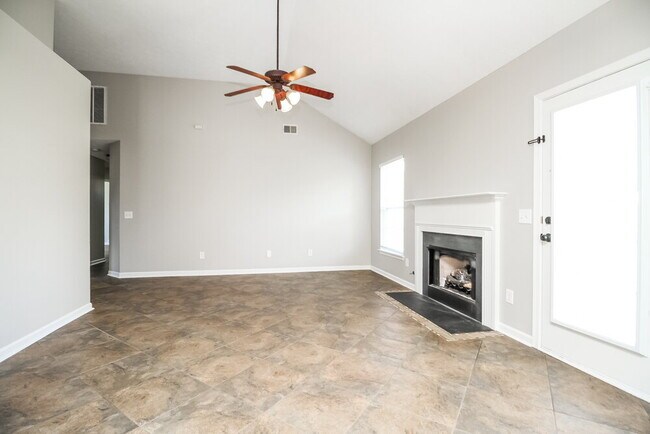 Foto del edificio - 2963 Buckner Ln