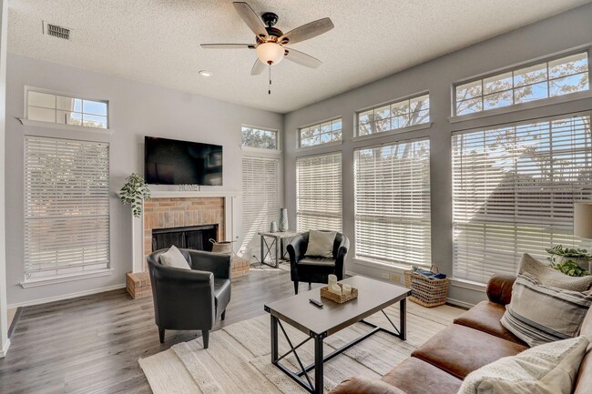 Building Photo - 6302 Mt Vernon Dr