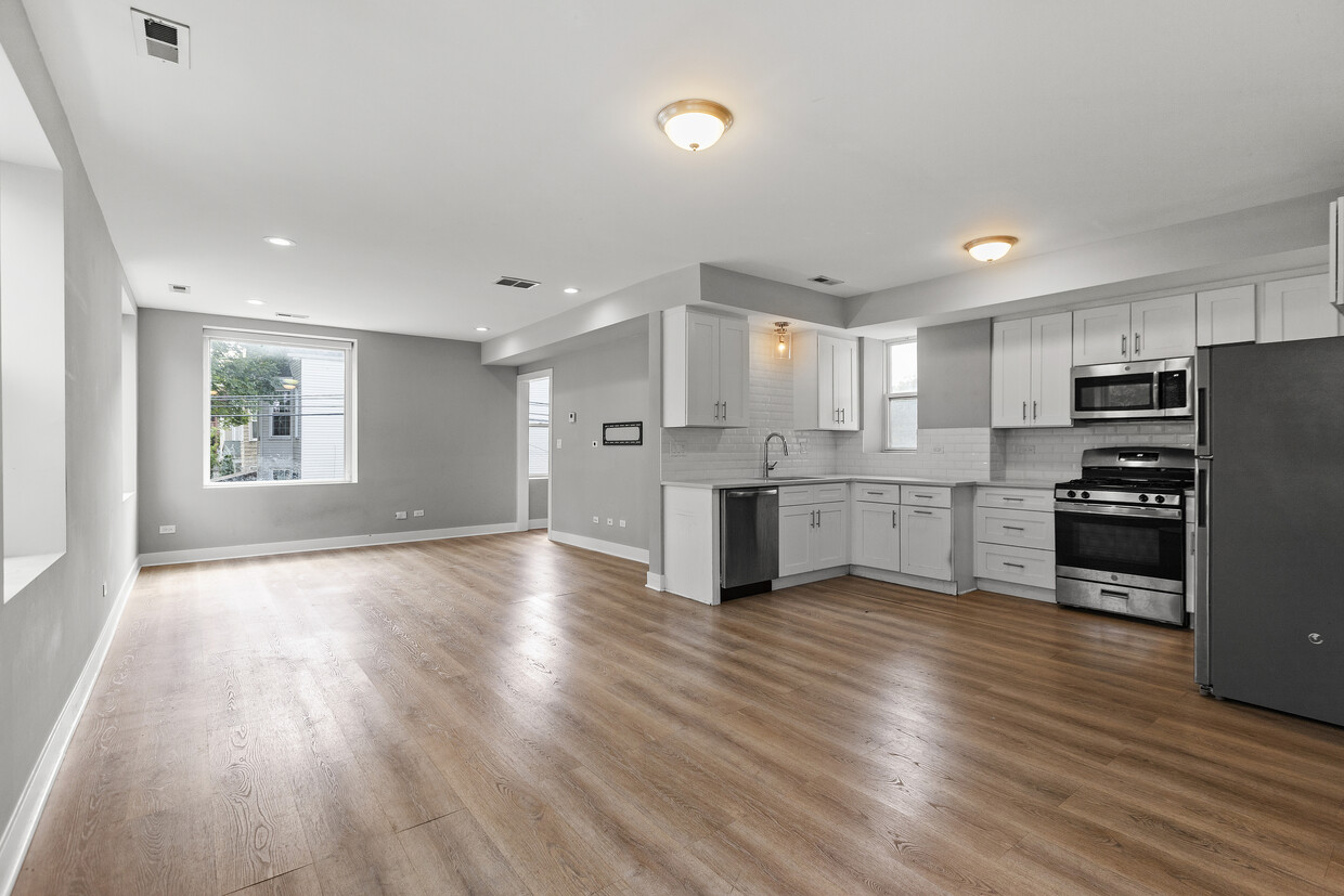 Primary Photo - 3701 W Diversey Ave