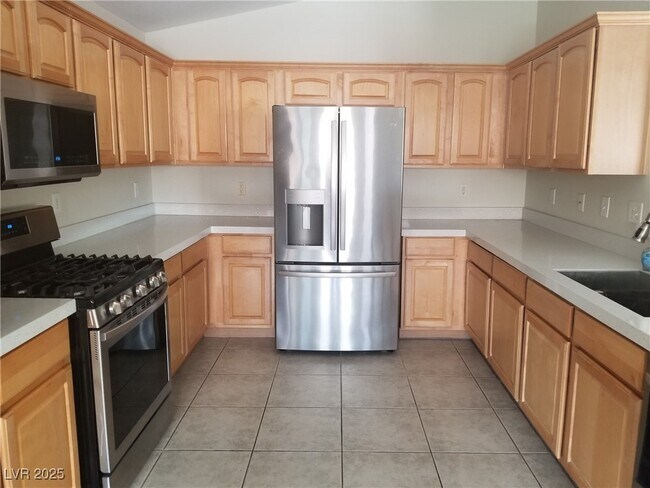Foto del edificio - 3706 Greenfield Lakes St