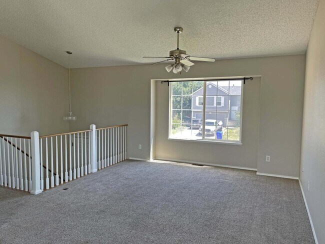 Building Photo - 2215 Lisa Dr