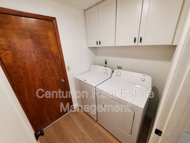 Building Photo - 4071 NW Walnut Pl