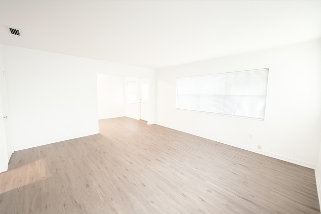 Photo - Charming Home for Rent in Murray Hill!