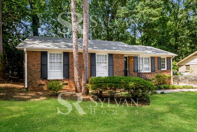 Foto del edificio - Sweet 3BR 1.5BA brick home