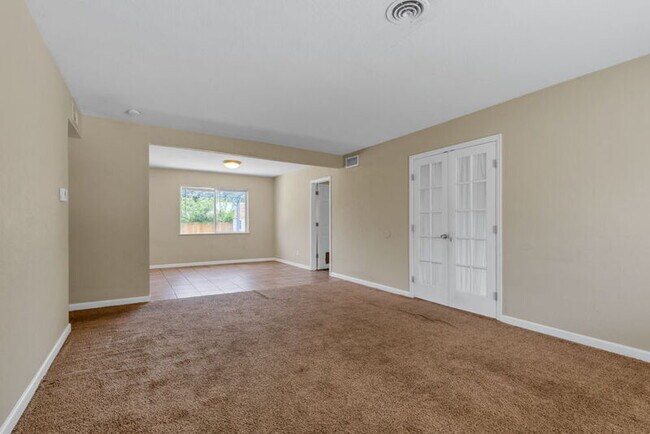 Foto del edificio - 936 N Revere St
