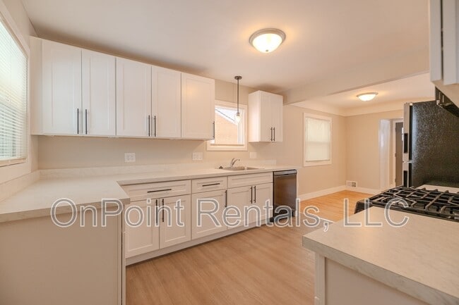 Building Photo - 12217 Columbia St