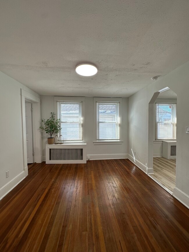 Building Photo - 48 Liberty St