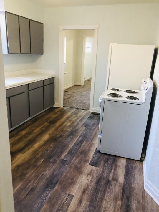 Kitchen - 1000 S Denver St