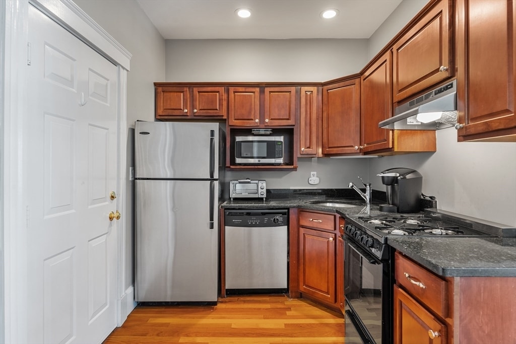 Photo - 177 W Sixth St (Boston, MA)