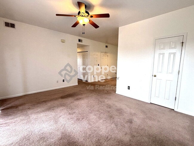 Foto del edificio - 1740 W 53rd Dr