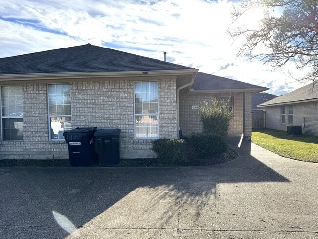 Foto del edificio - 2308 Antelope Ln