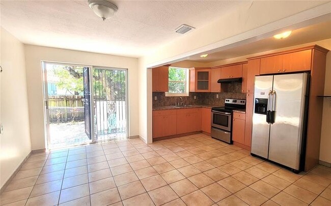 Foto del edificio - 1752 SW 16th Ter