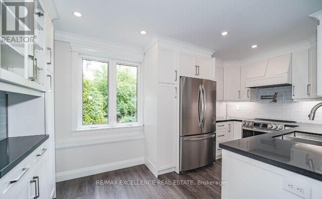 Photo du bâtiment - 49 Royce Ave