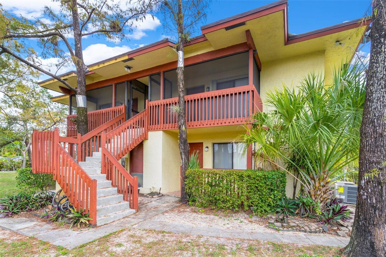 Foto principal - 2062 NW 43 Terrace