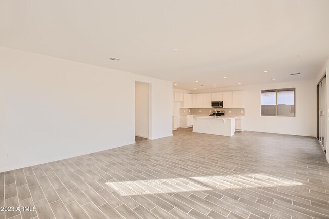 Foto del edificio - 15714 W Monroe St