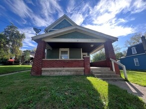 Building Photo - 754 College Ave NE