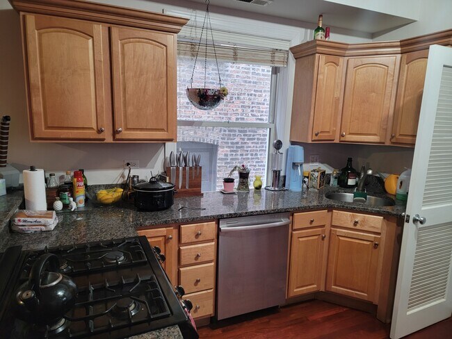 Foto del edificio - 7627 N Greenview Ave