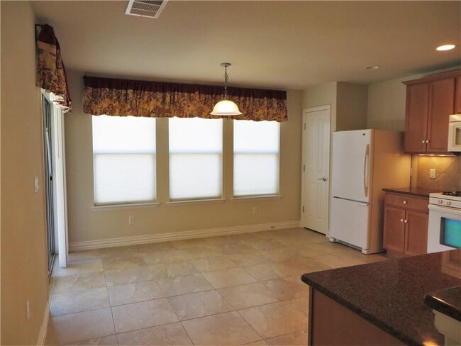 Building Photo - 109 Eisenhower Court