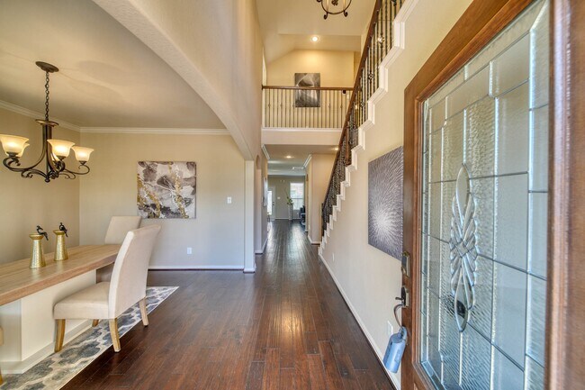 Foto del edificio - 6303 Wood Creek Ln