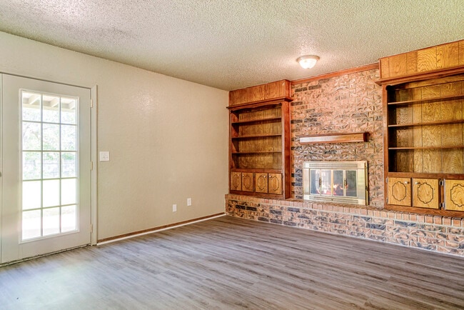 Photo - 5520 Evanbrook Terrace House