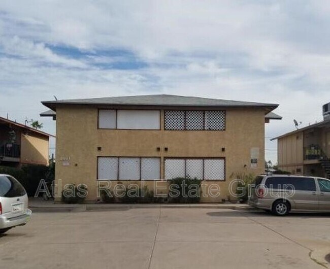 Building Photo - 1861 N Spring