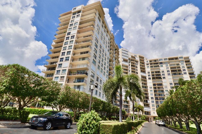 Building Photo - 1801 S Flagler Dr