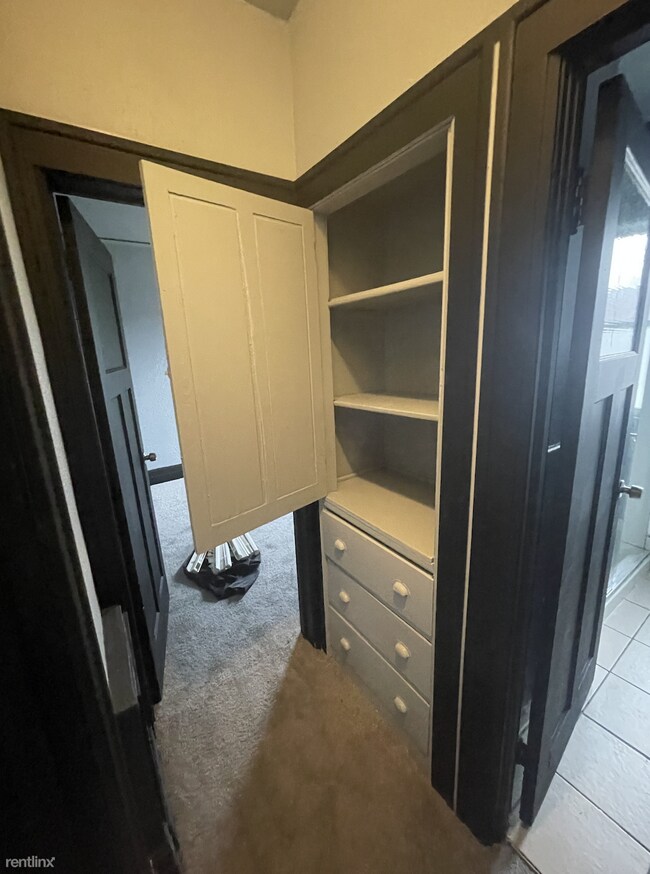 Foto del edificio - 3 br, 1 bath Duplex - 2556 Marlborough St ...