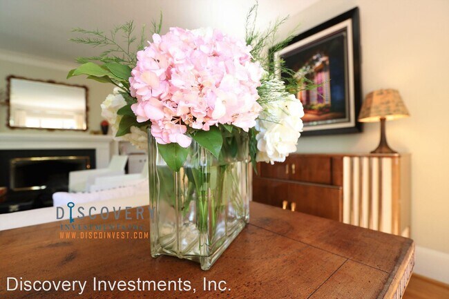 Foto del edificio - 5 br, 3 bath House - 6 Pacific Ave.