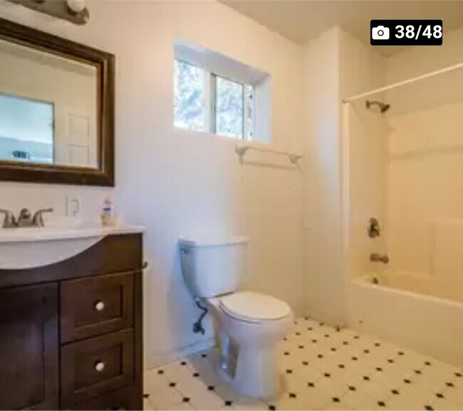 Foto del edificio - 266 Quail Hill Ln